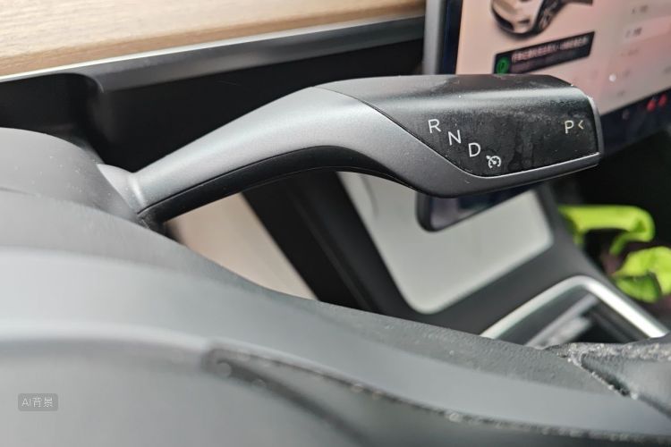 Tesla Model Y 2022 car image #16