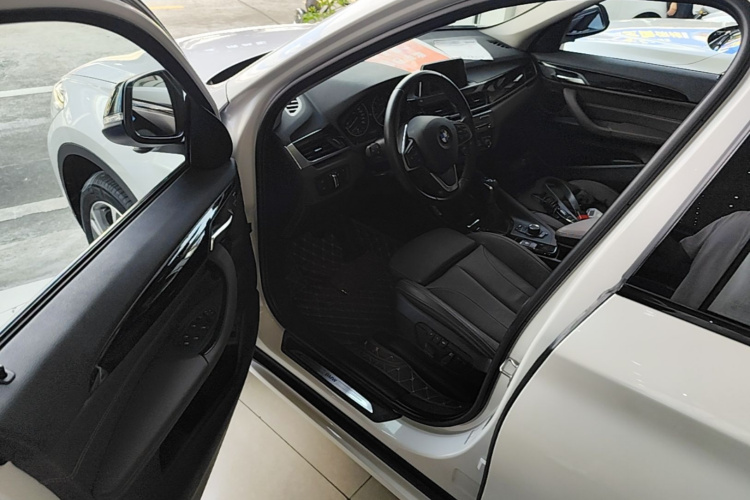 BMW X1 2018 car image #16