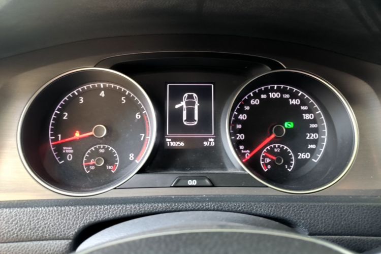 Volkswagen Golf 2015 car image #12