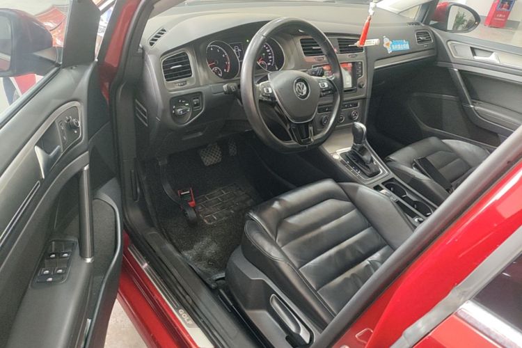 Volkswagen Golf 2015 car image #12