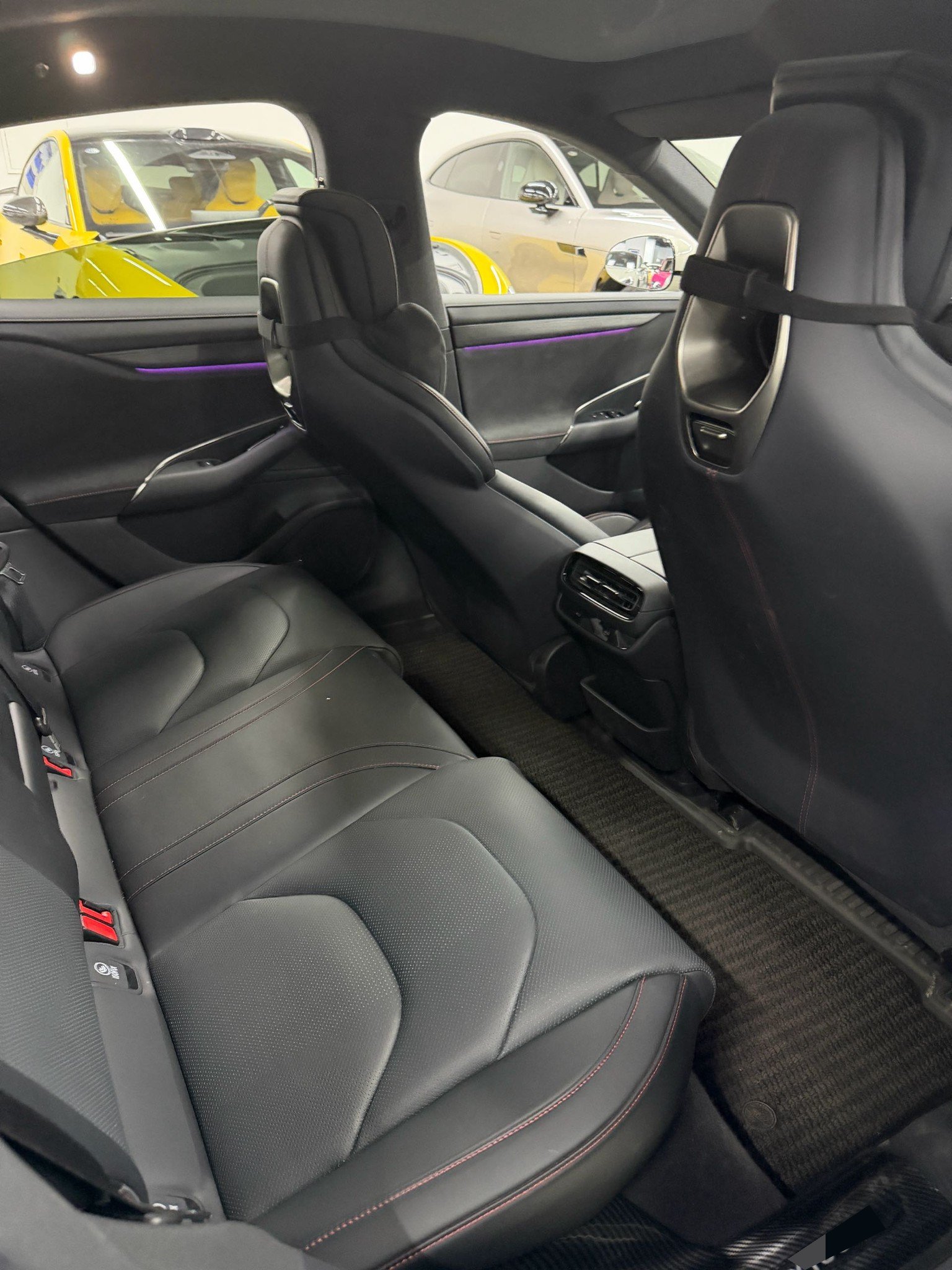 MI SU7 2024 imagen de coche #5