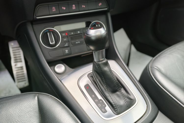 Audi Q3 2016 #14 Audi Q3 2016 car image #14