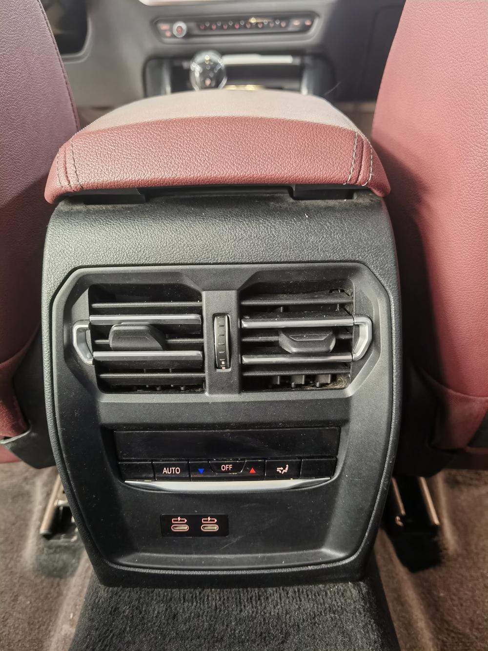 BMW 3 Series 2021 car image #9