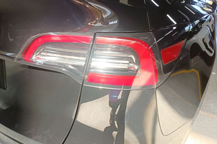 Tesla Model Y 2023 #8 Tesla Model Y 2023 car image #8