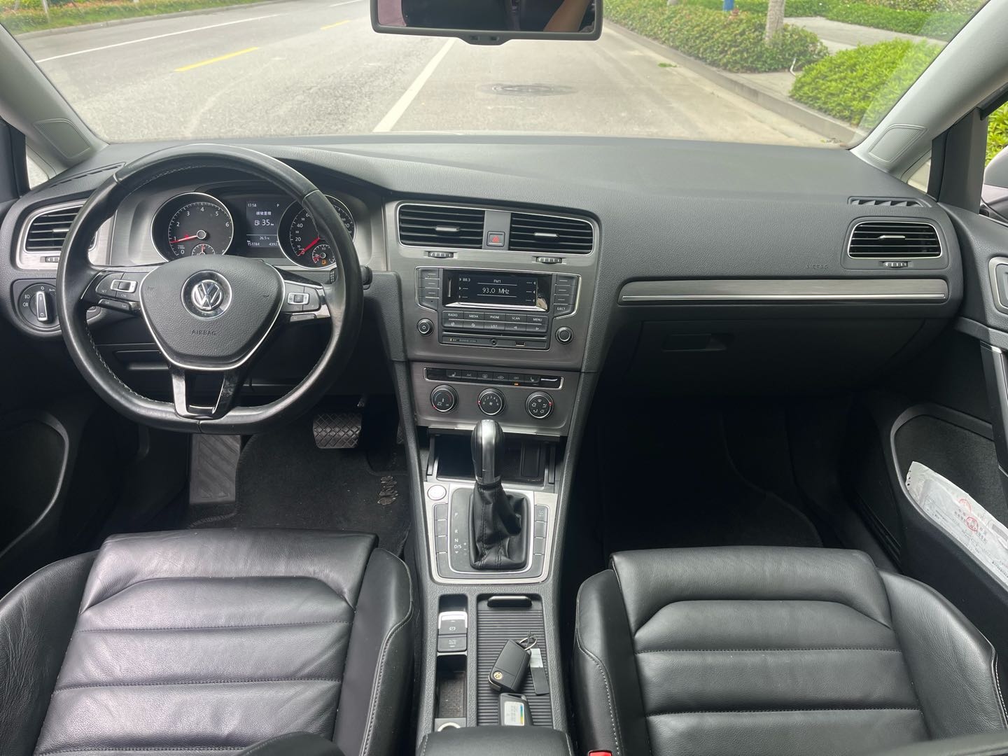 Volkswagen Golf 2015 car image #11