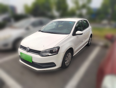 Volkswagen Polo 2015 car image 