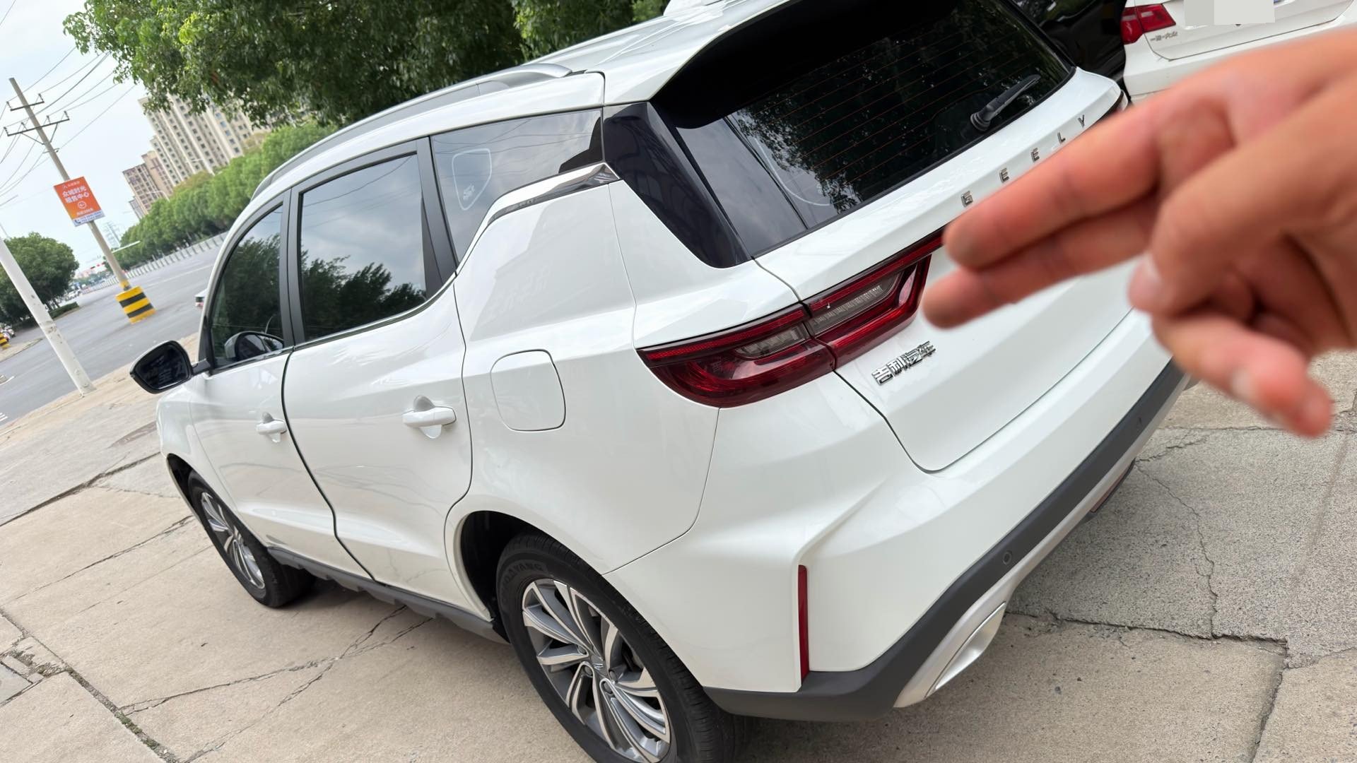 GEELY Vision X6 2022 صورة سيارة #4