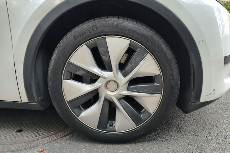 Tesla Model Y 2022 #6 Tesla Model Y 2022 car image #6