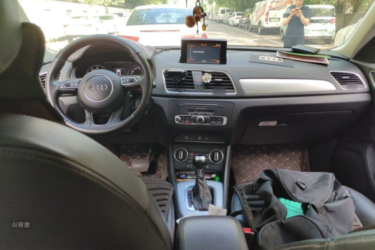 Audi Q3 2016 immagine di auto #11