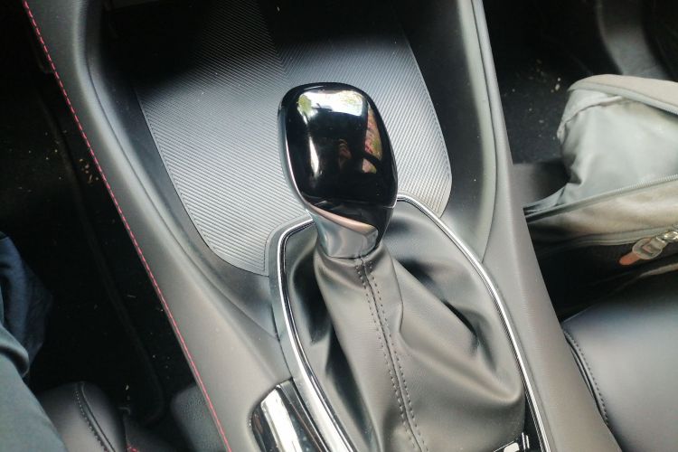 MG 5 2025 image de voiture #18