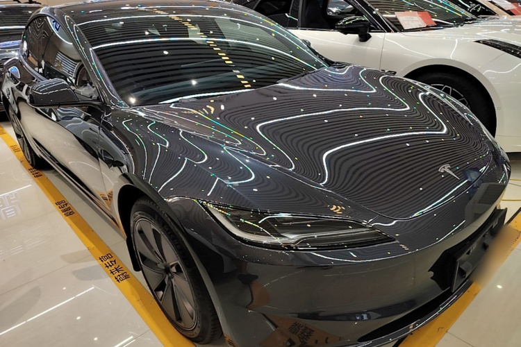 Tesla Model 3 2024 car image #4
