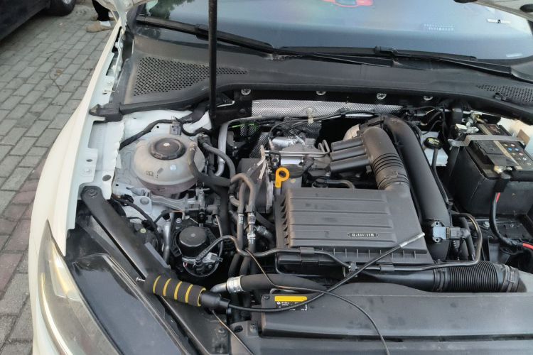 Volkswagen Golf 2020 car image #28