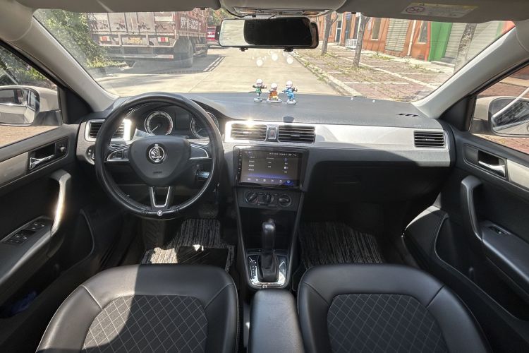 Skoda Rapid 2019 image de voiture #9