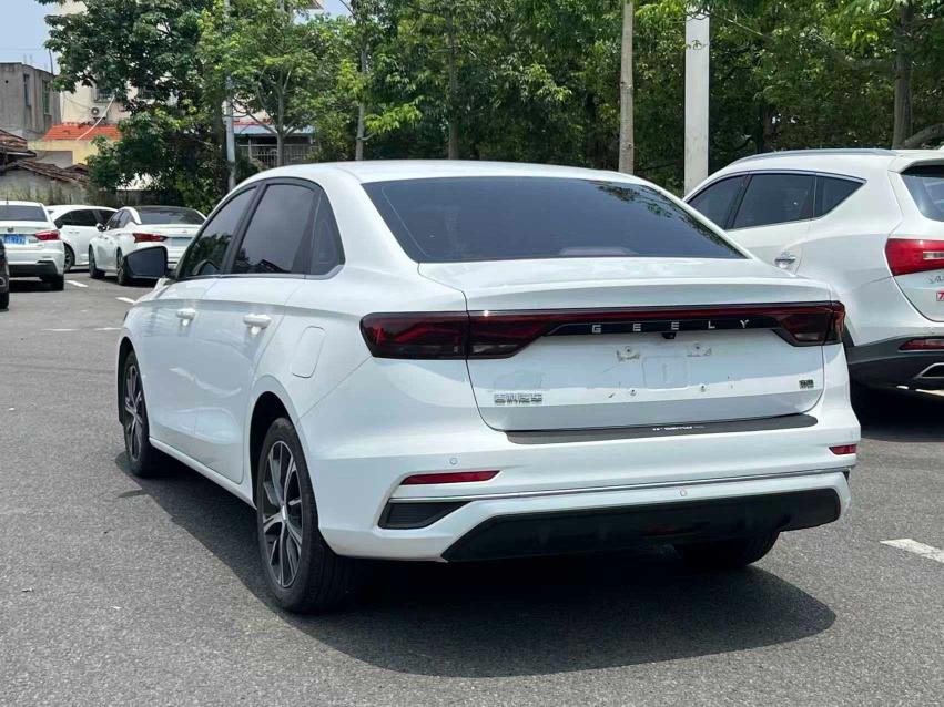 GEELY Emgrand 2022 immagine di auto #4