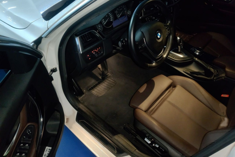 BMW 3 Series 2018 #13 BMW 3 Series 2018 car image #13