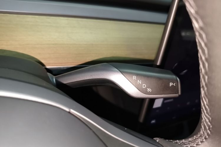 Tesla Model Y 2023 #14 Tesla Model Y 2023 car image #14