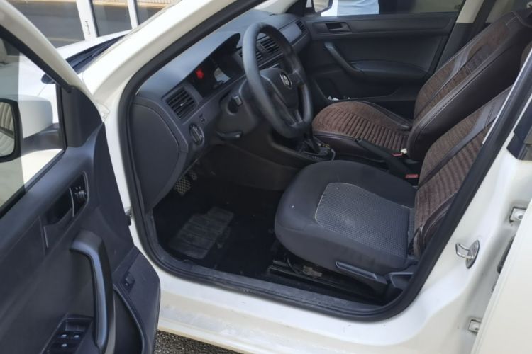 Volkswagen Santana 2020 immagine di auto #16