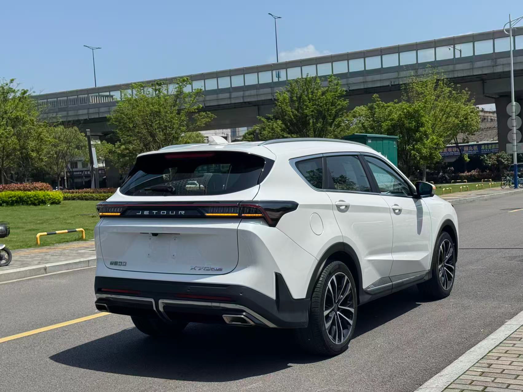 Jetour X70 PLUS 2024 car image #7