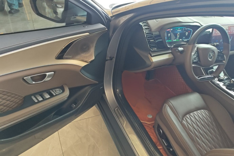 BYD Han 2023 car image #16