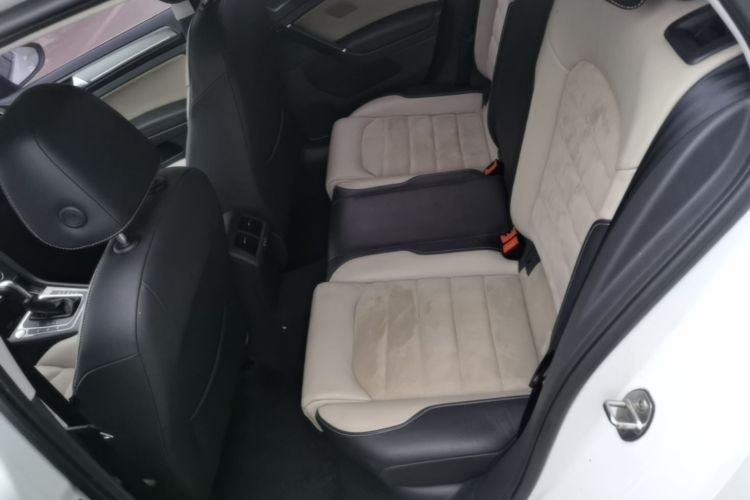 Volkswagen Golf 2017 car image #17