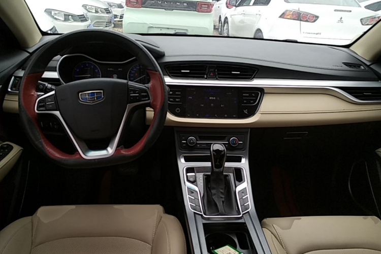 GEELY Emgrand 2019 car image #11