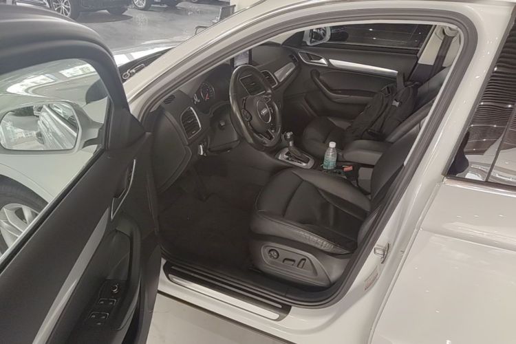 Audi Q3 2016 #16 Audi Q3 2016 car image #16