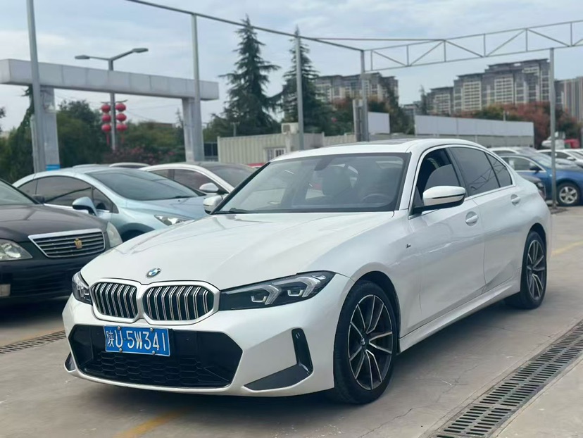BMW 3 Series 2023 BMW 3 Series 2023 immagine di auto