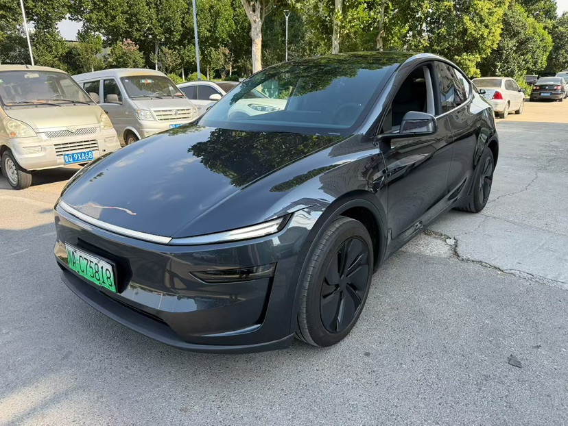 Tesla Model Y 2025 car image 
