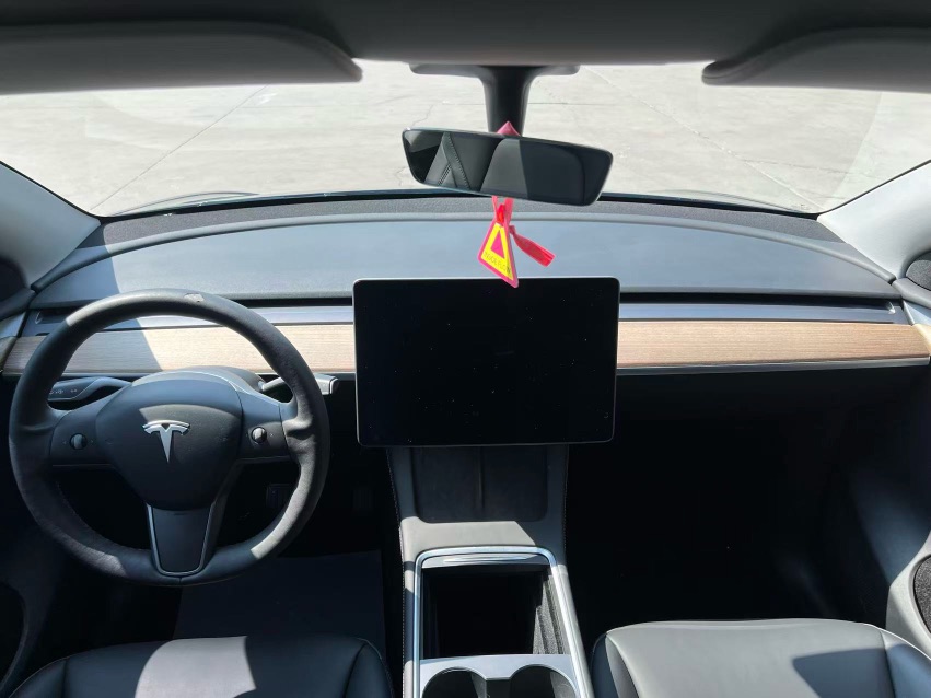 Tesla Model Y 2022 car image #7