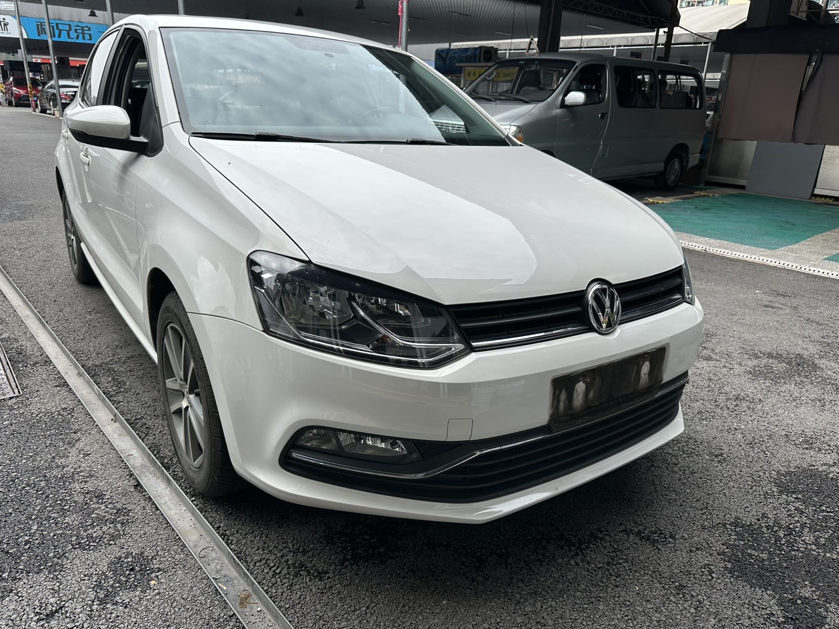 Volkswagen Polo 2016 Volkswagen Polo 2016 car image