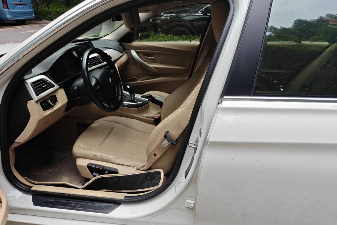 BMW 3 Series 2014 car image #20