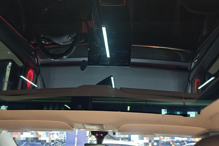 Tesla Model Y 2021 car image #18