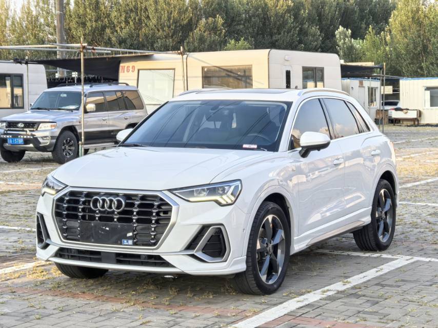 2022 immagine di auto 