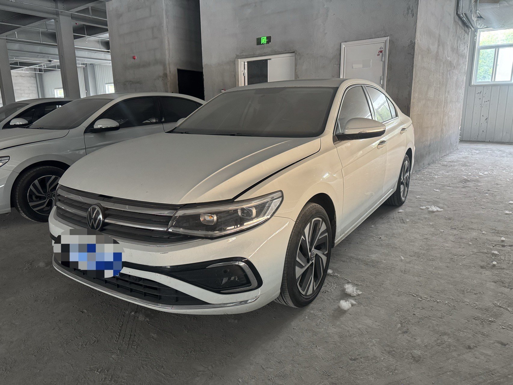 2023 immagine di auto 