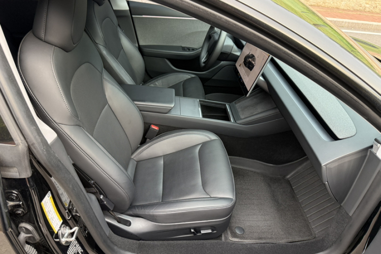 Tesla Model 3 2023 immagine di auto #12