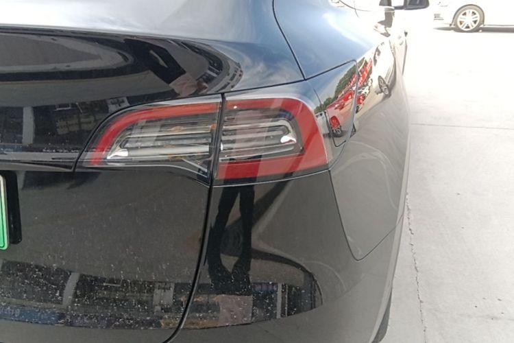 Tesla Model Y 2023 #8 Tesla Model Y 2023 car image #8