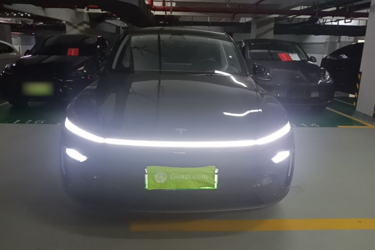 Tesla Model Y 2025 #3 Tesla Model Y 2025 car image #3