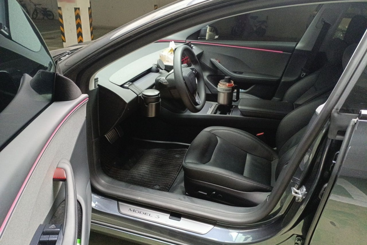 Tesla Model 3 2025 car image #13