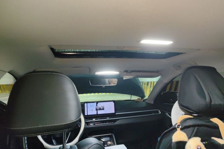 GEELY Emgrand 2025 car image #16