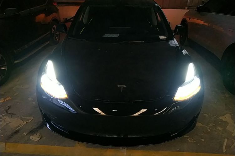 Tesla Model 3 2023 car image #3
