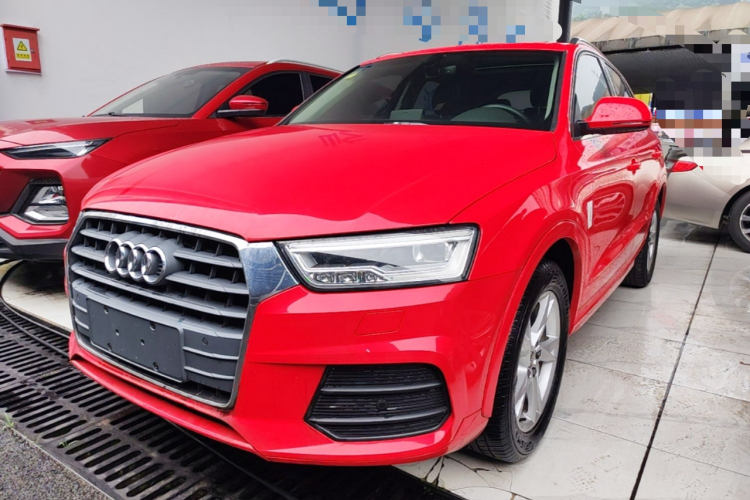 Audi Q3 2018 car image #2