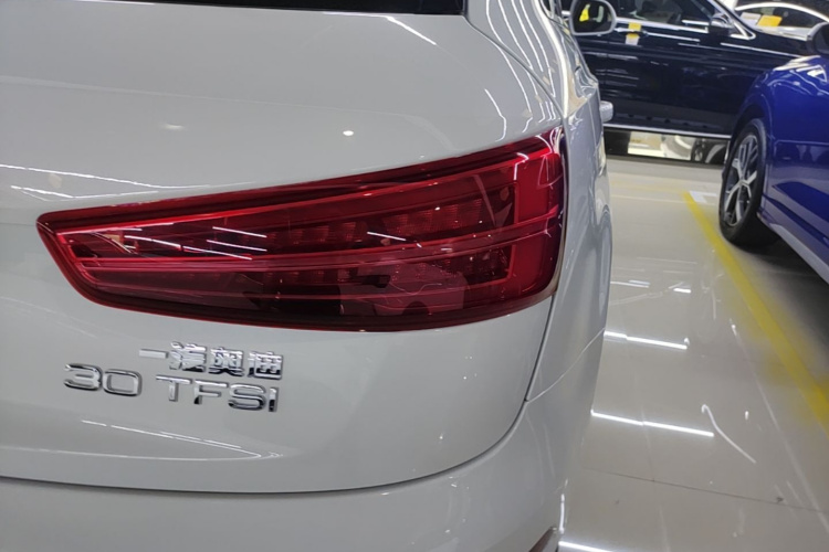 Audi Q3 2018 #8 Audi Q3 2018 car image #8