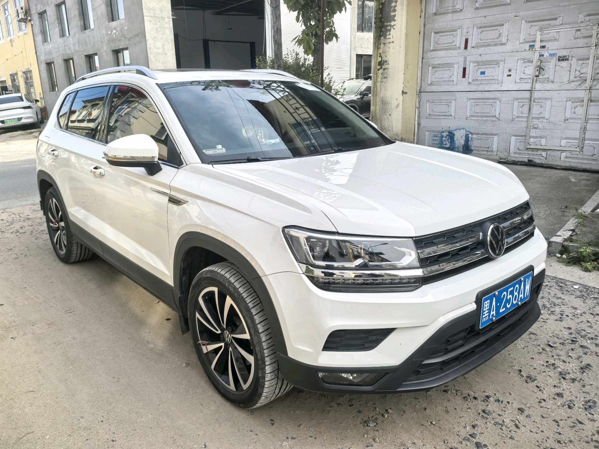2022 immagine di auto #3