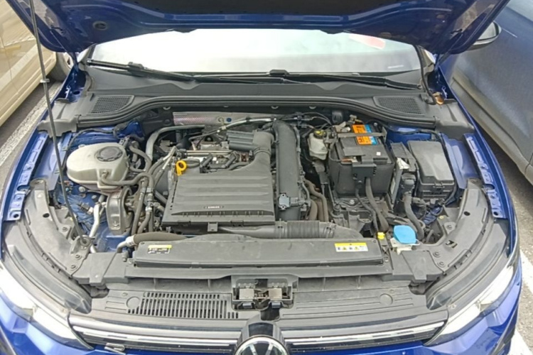 Volkswagen Golf 2021 car image #22