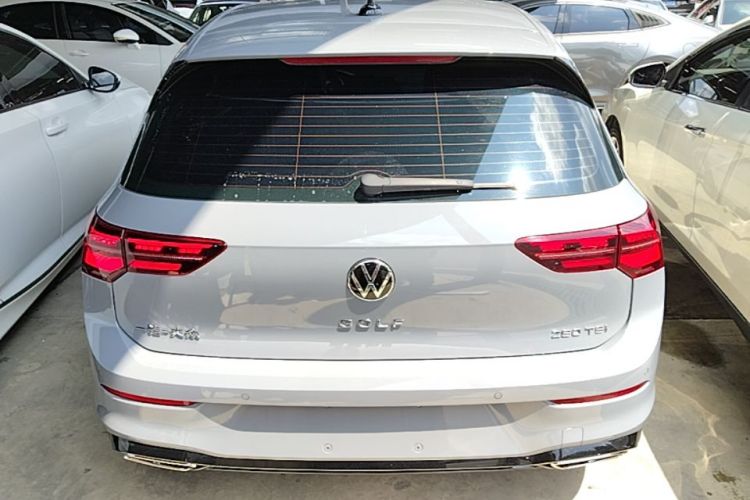 Volkswagen Golf 2024 car image #6