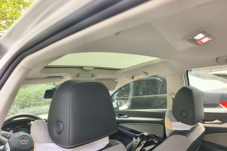 Volkswagen Golf 2024 car image #20