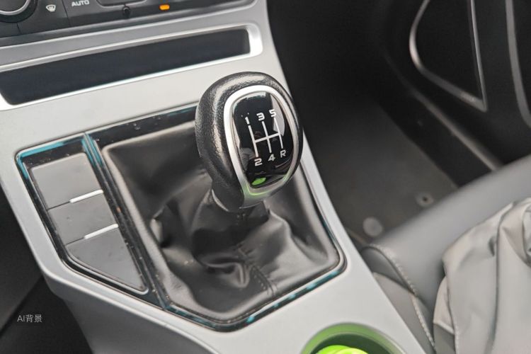 GEELY Emgrand 2019 #16 GEELY Emgrand 2019 car image #16