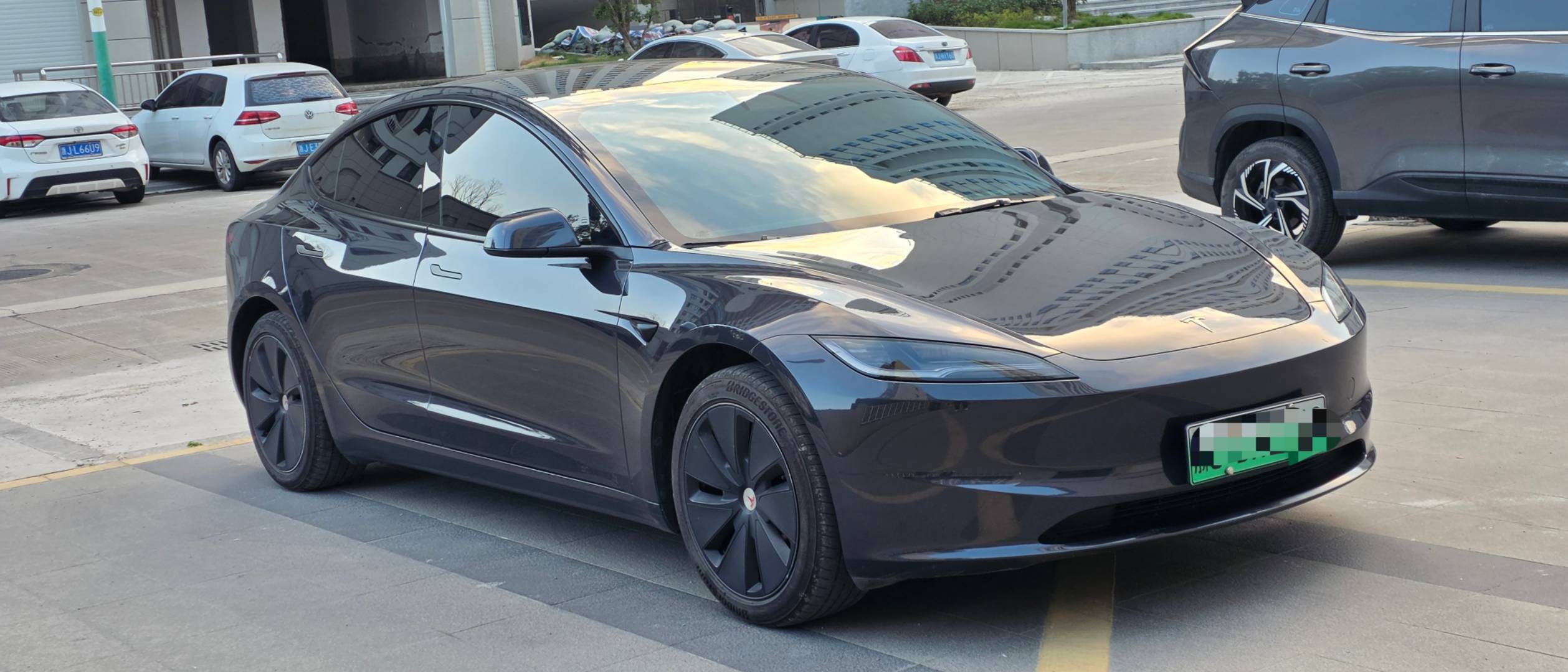 Tesla Model 3 2025 immagine di auto #8