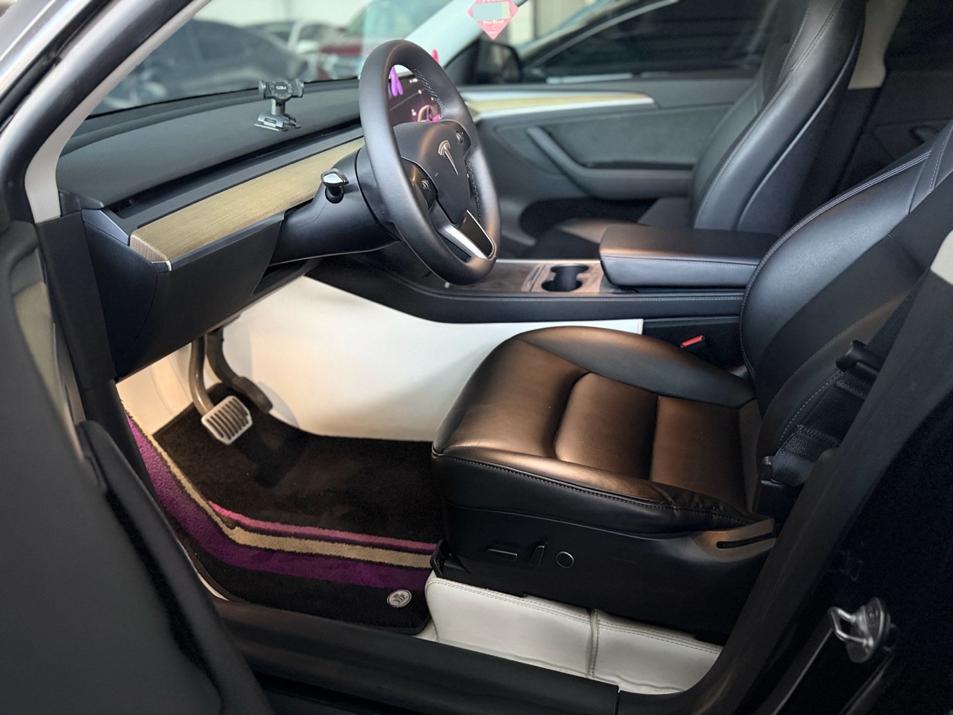 Tesla Model Y 2023 #7 Tesla Model Y 2023 car image #7