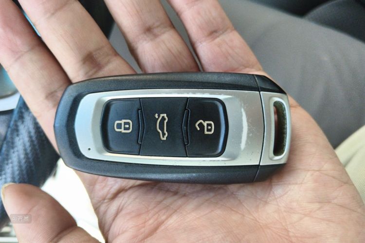 GEELY Emgrand GS 2018 car image #10